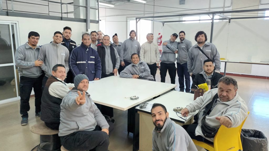 Trabajadores de canales abiertos acuerdan una suba del 4% y volverán a discutir en 10 días