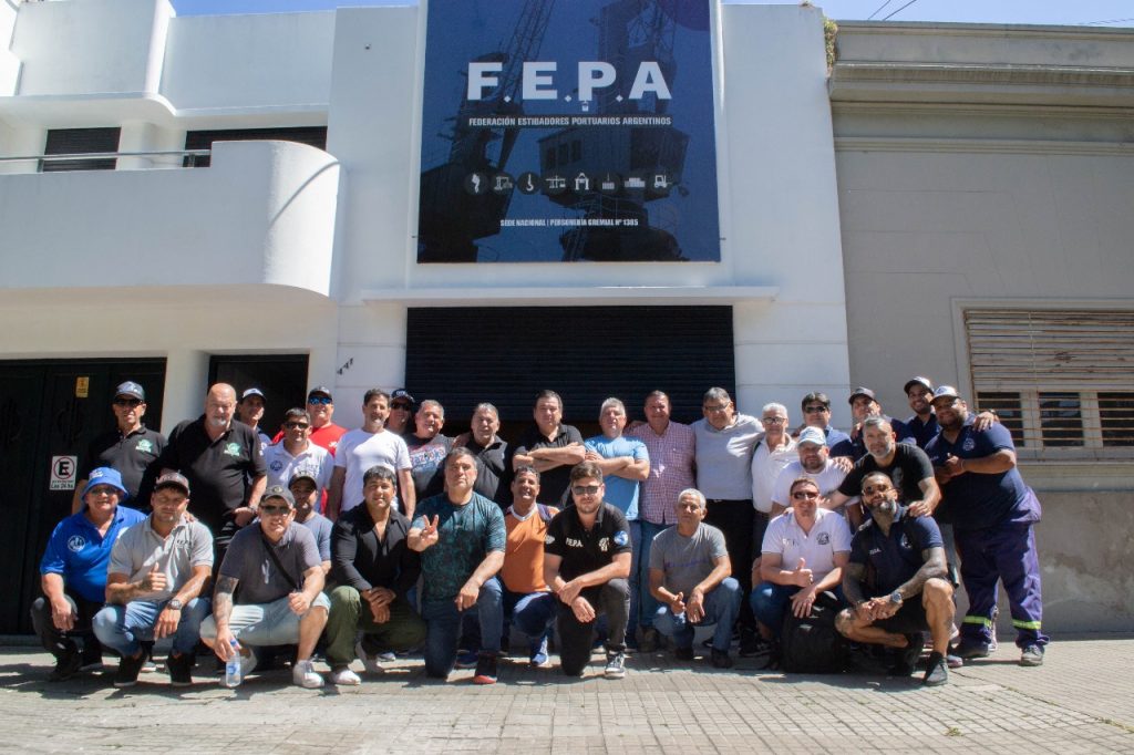 Los estibadores portuarios celebran su día con expansión y crecimiento en todo el país