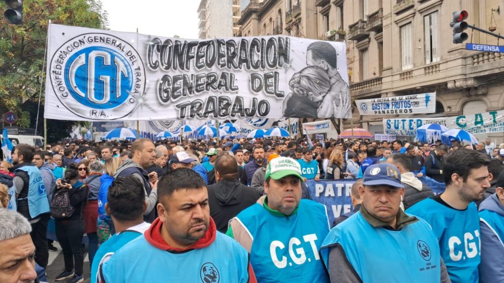 La CGT, entre “hacer la plancha”, renovar la imagen y esperar que cambie el humor social