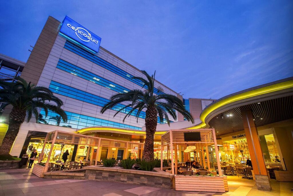Gigante del retail ajusta su estructura: Cencosud ejecutó 1.000 despidos