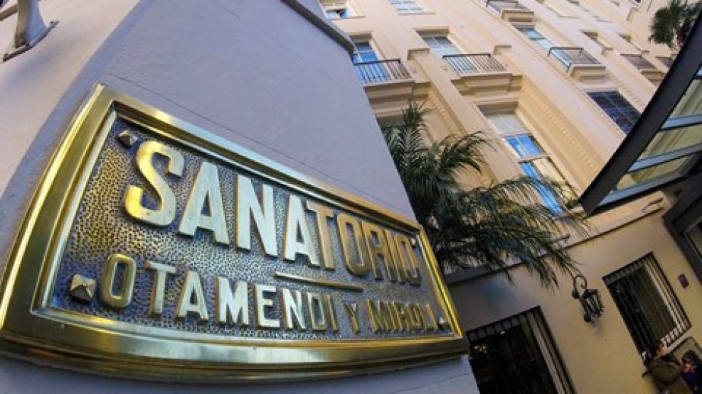 Cristina Kirchner sigue internada y le darían el alta recién mañana, tras la operación por una apendicitis